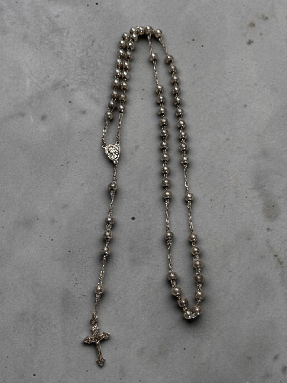 🫶🏻 Silver Beaded Rosary Necklace with Crucifix